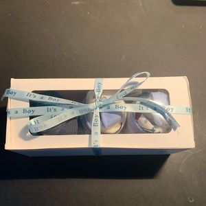 It’s a boy cupcake box